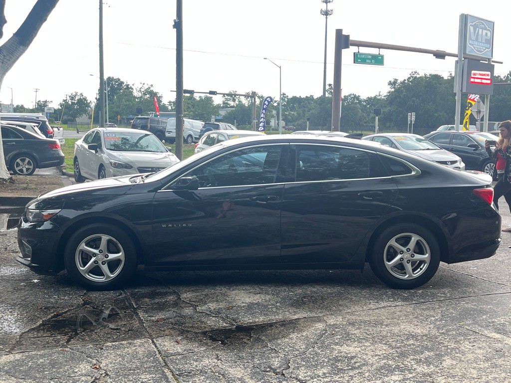 2017 Chevrolet Malibu Image 4