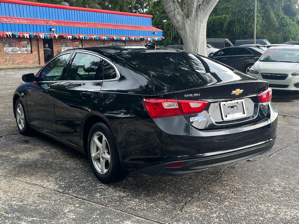 2017 Chevrolet Malibu Image 5