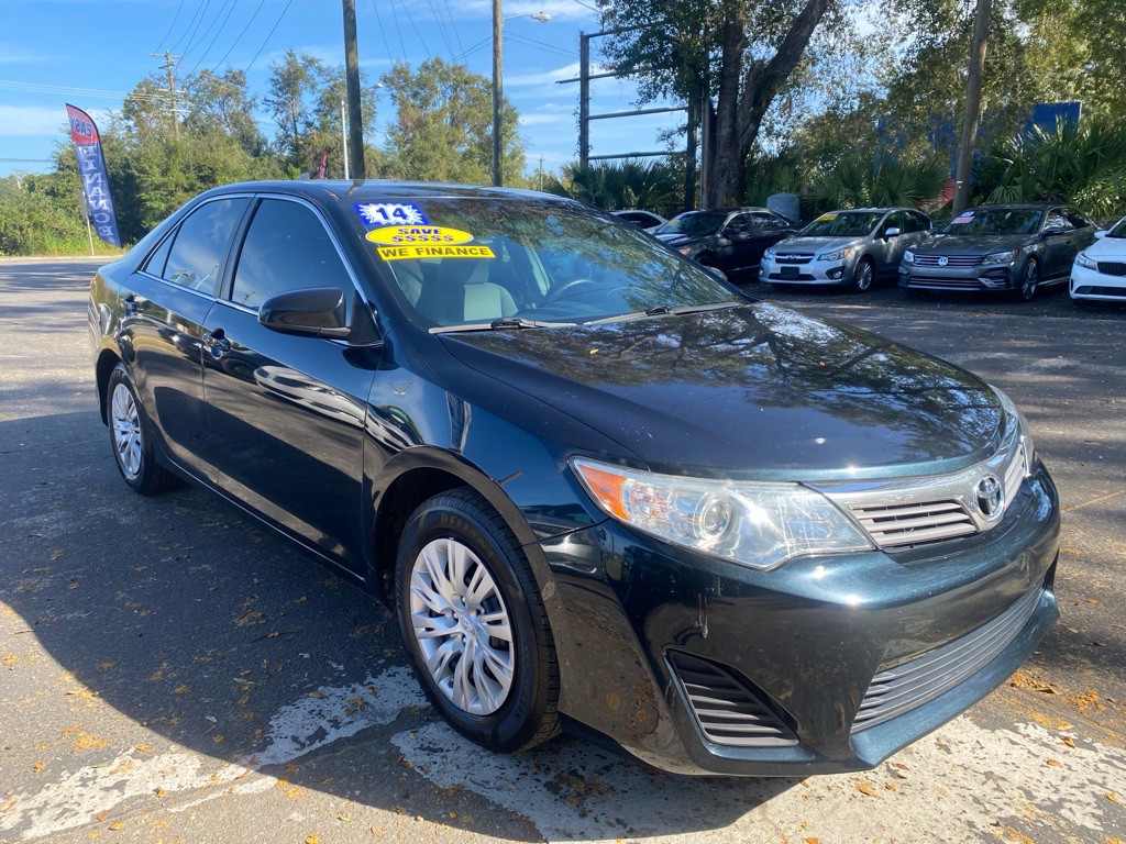 2014 Toyota Camry Image 3