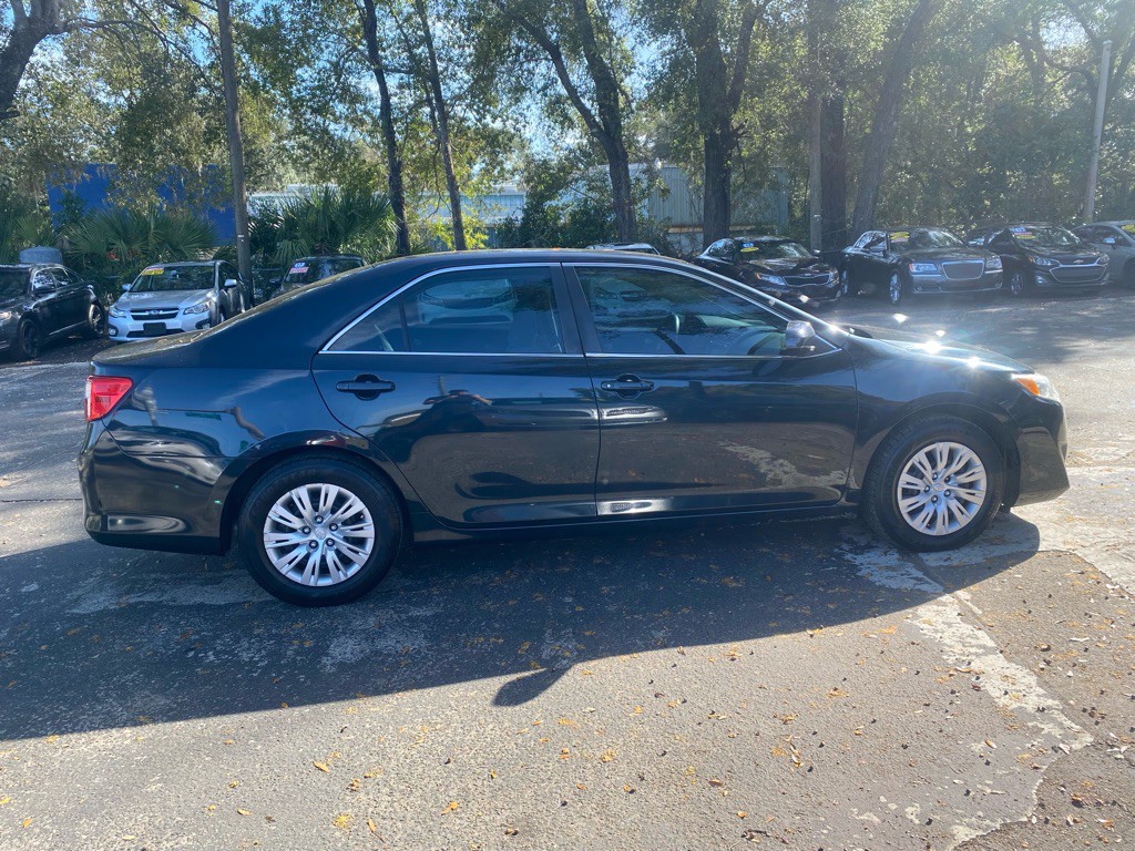 2014 Toyota Camry Image 4