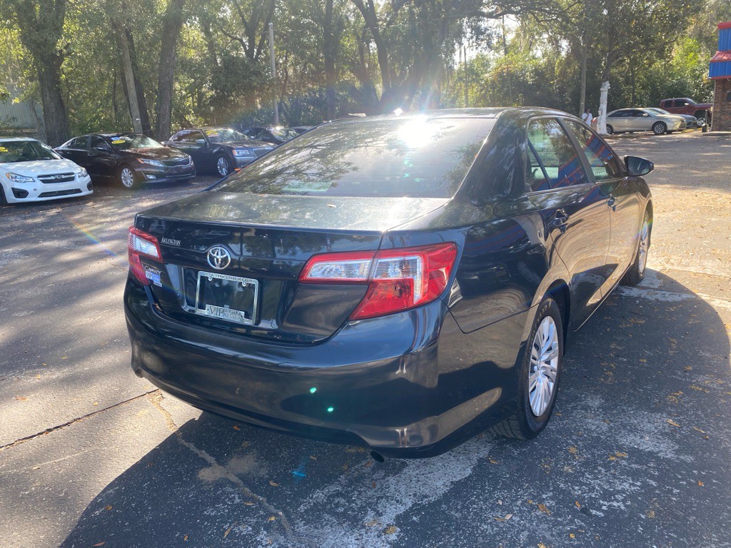 2014 Toyota Camry Image 5