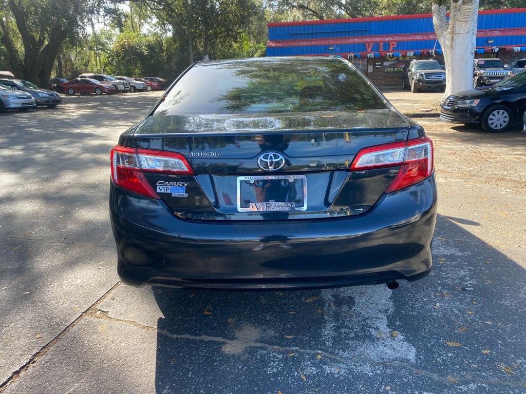 2014 Toyota Camry Image 6