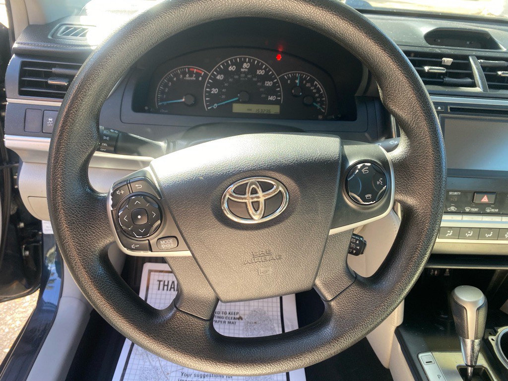 2014 Toyota Camry Image 9