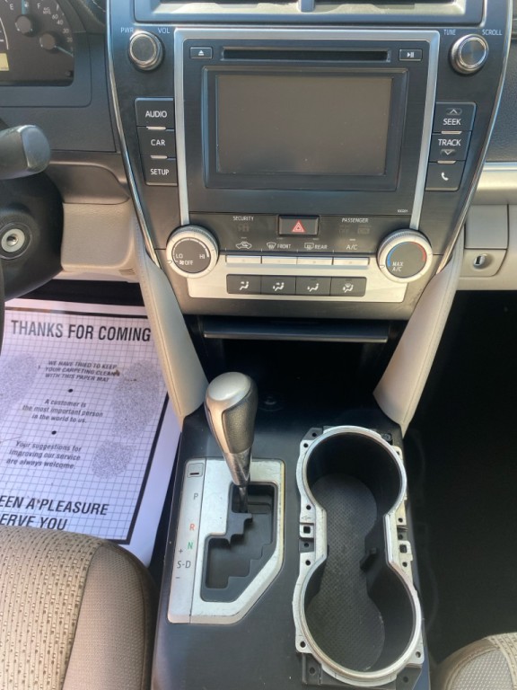 2014 Toyota Camry Image 10