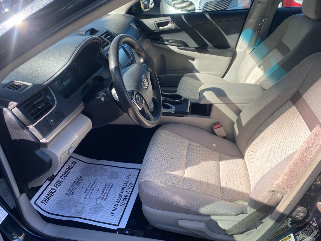 2014 Toyota Camry Image 11
