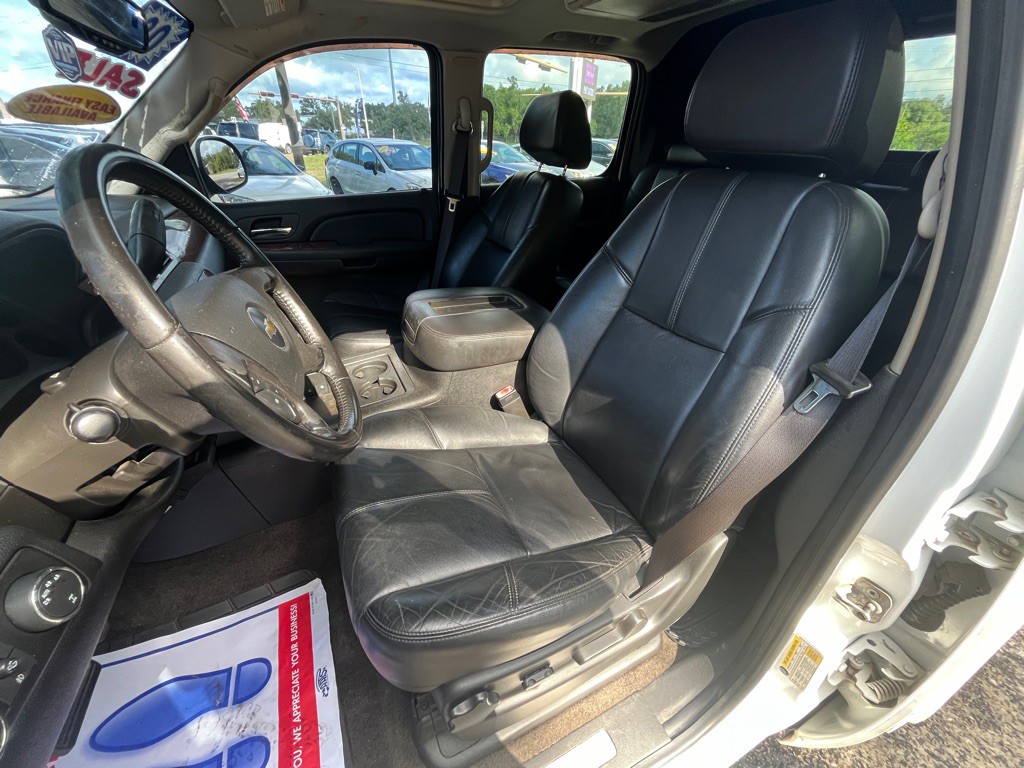 2008 Chevrolet Avalanche Image 10