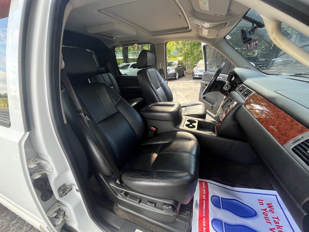 2008 Chevrolet Avalanche Image 11