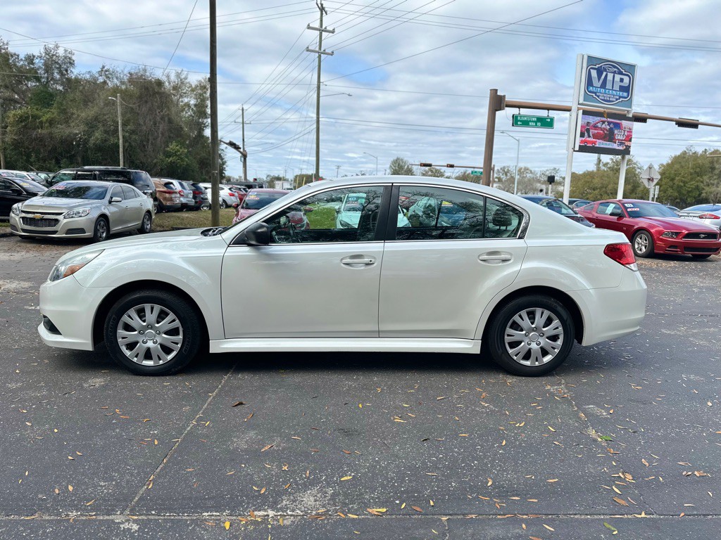 2013 Subaru Legacy Image 2