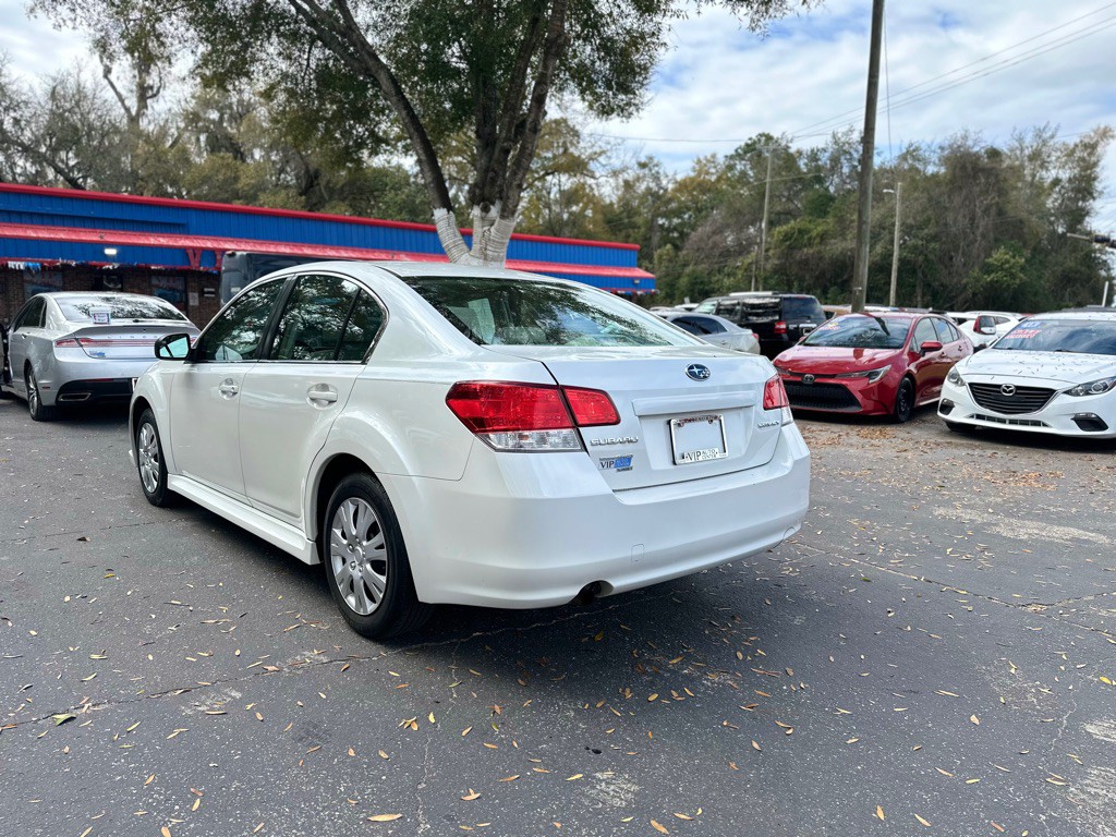 2013 Subaru Legacy Image 3