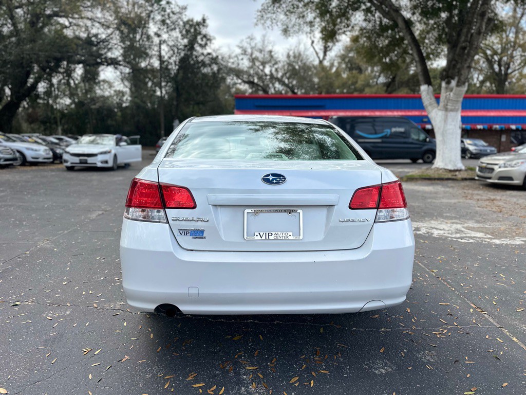 2013 Subaru Legacy Image 4