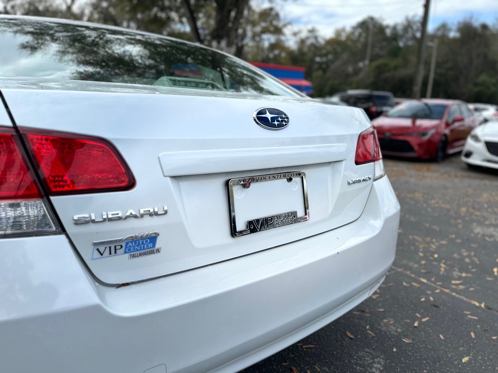 2013 Subaru Legacy Image 9