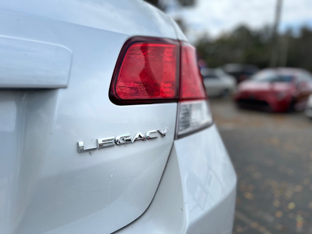 2013 Subaru Legacy Image 11