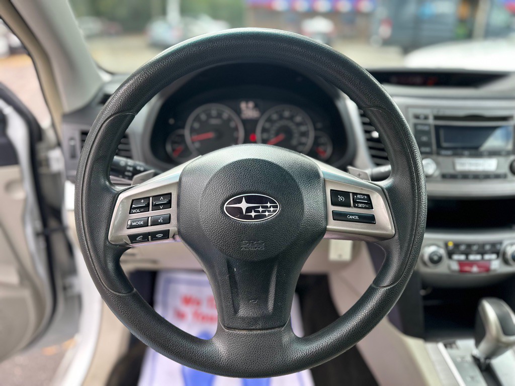 2013 Subaru Legacy Image 16