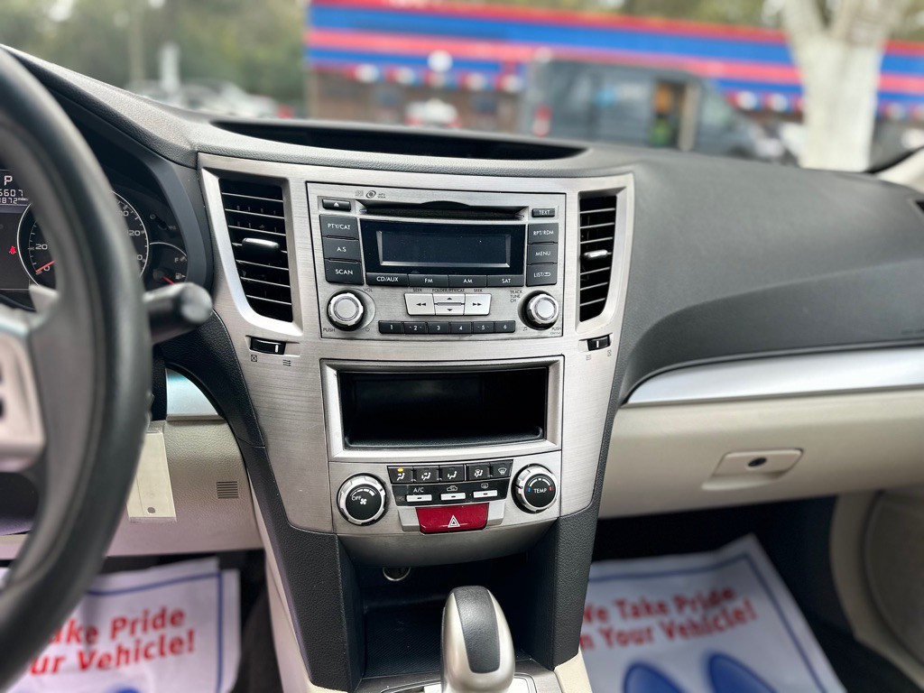 2013 Subaru Legacy Image 19