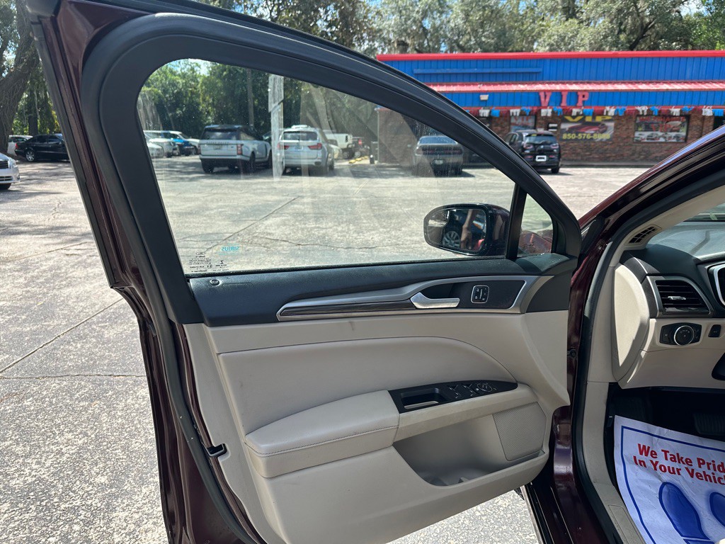 2017 Ford Fusion Image 12