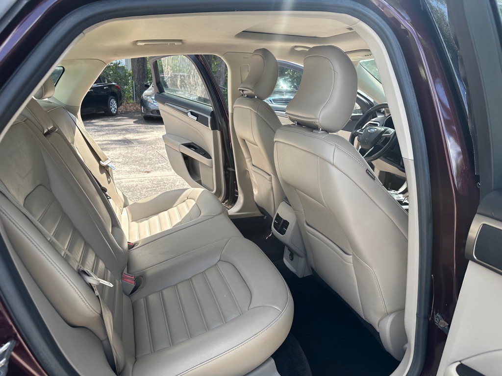 2017 Ford Fusion Image 17