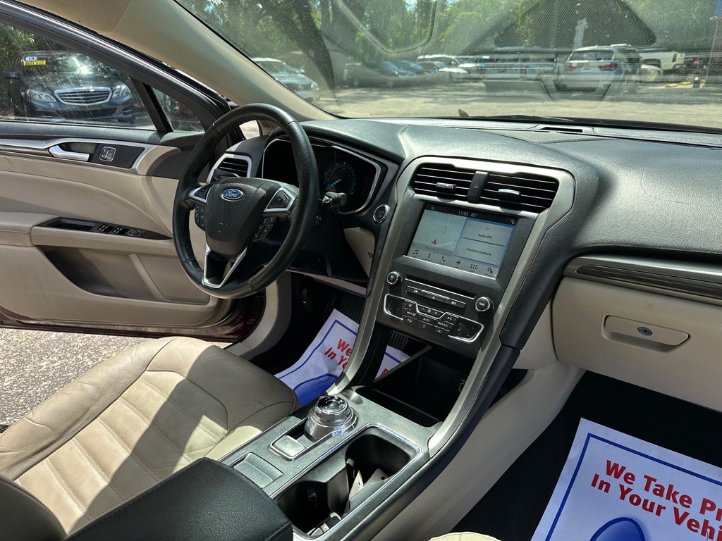 2017 Ford Fusion Image 19