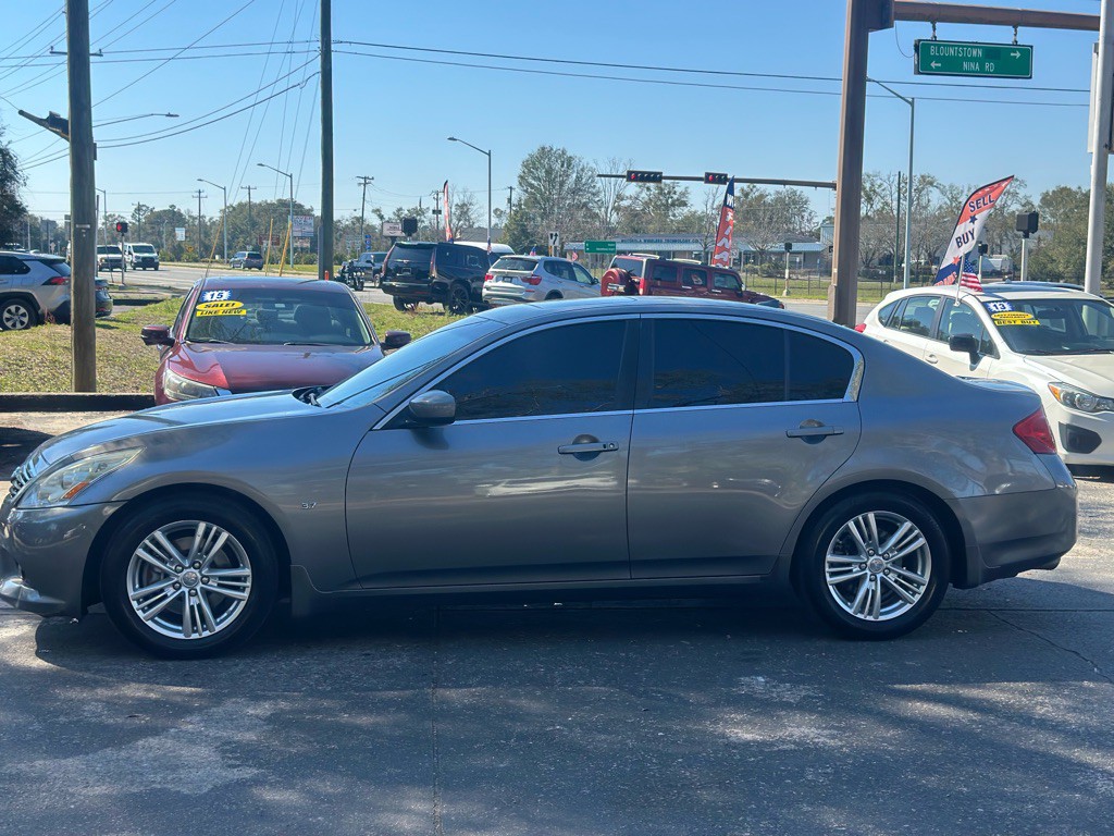 2015 INFINITI Q40 Image 2