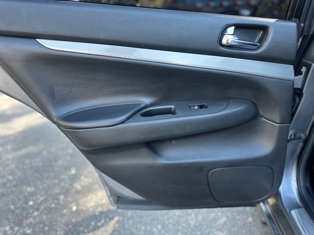 2015 INFINITI Q40 Image 14