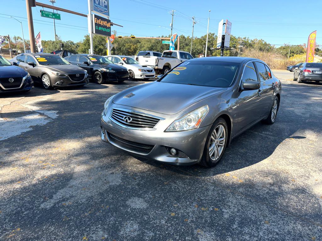2015 INFINITI Q40 Image 1