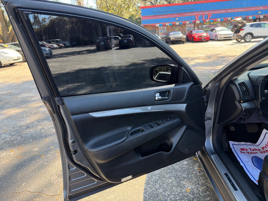 2015 INFINITI Q40 Image 10