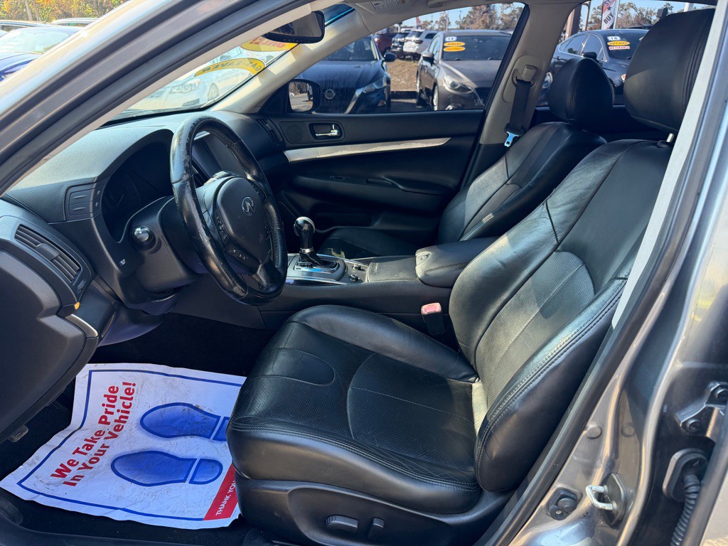 2015 INFINITI Q40 Image 11