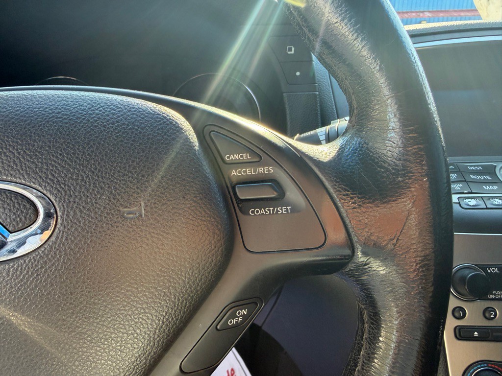 2015 INFINITI Q40 Image 14