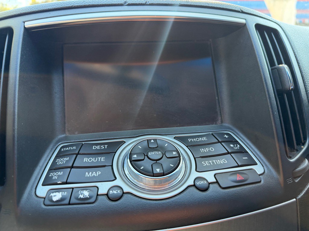 2015 INFINITI Q40 Image 15