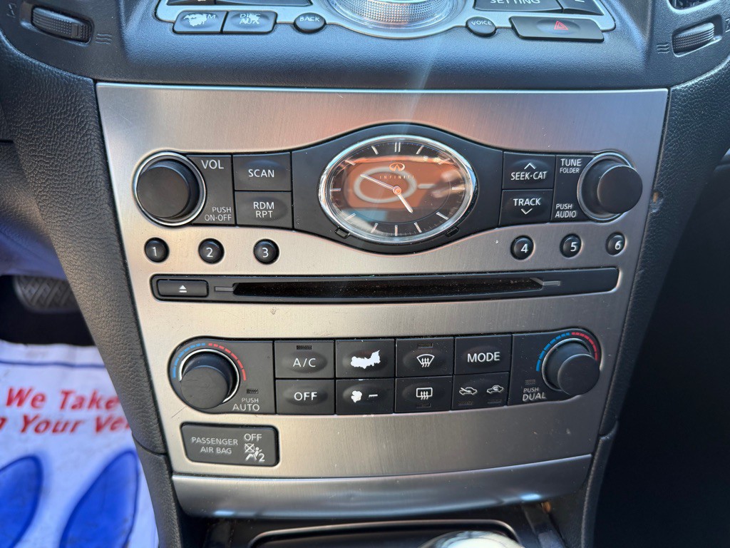 2015 INFINITI Q40 Image 16