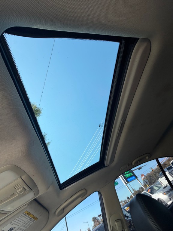 2015 INFINITI Q40 Image 21