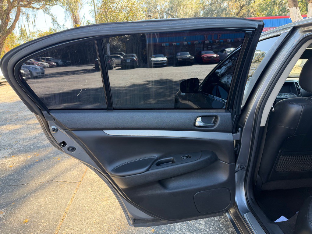 2015 INFINITI Q40 Image 22