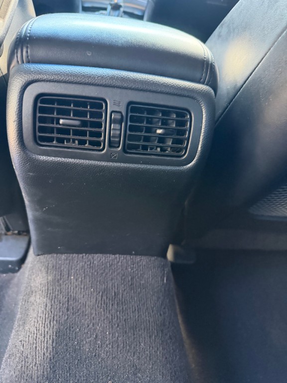 2015 INFINITI Q40 Image 24