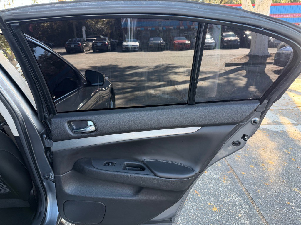 2015 INFINITI Q40 Image 25