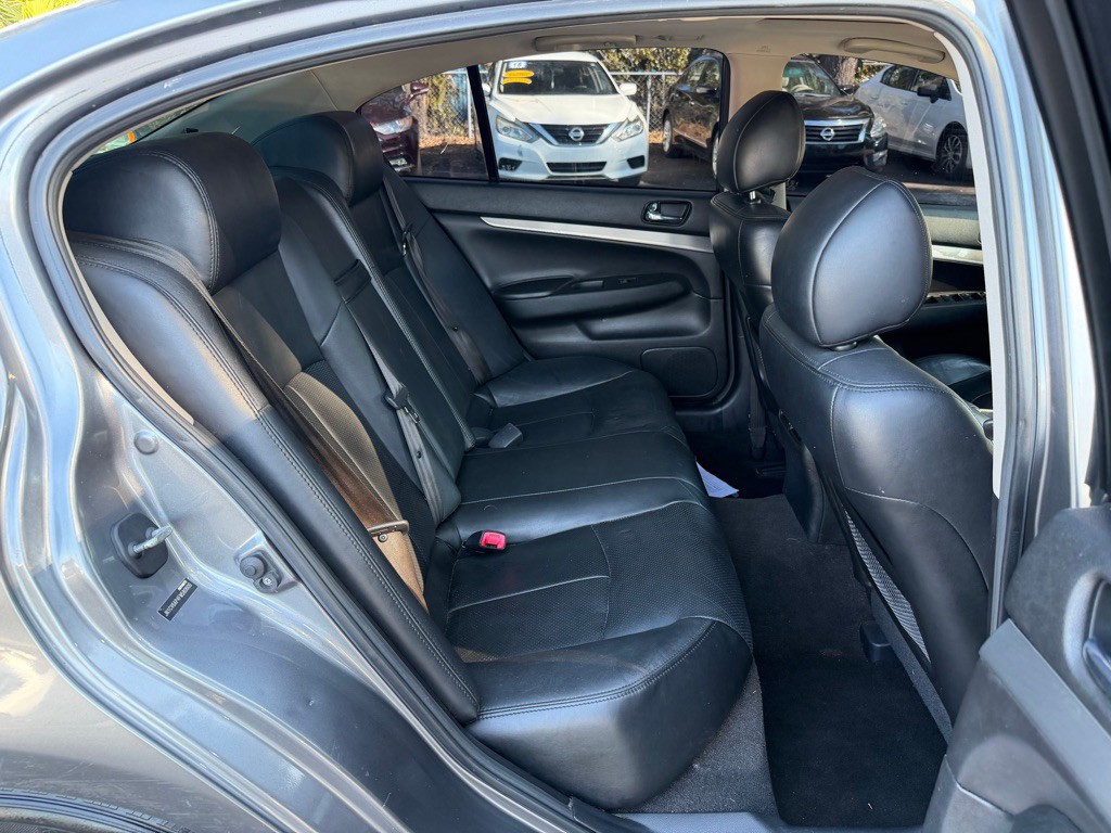 2015 INFINITI Q40 Image 26