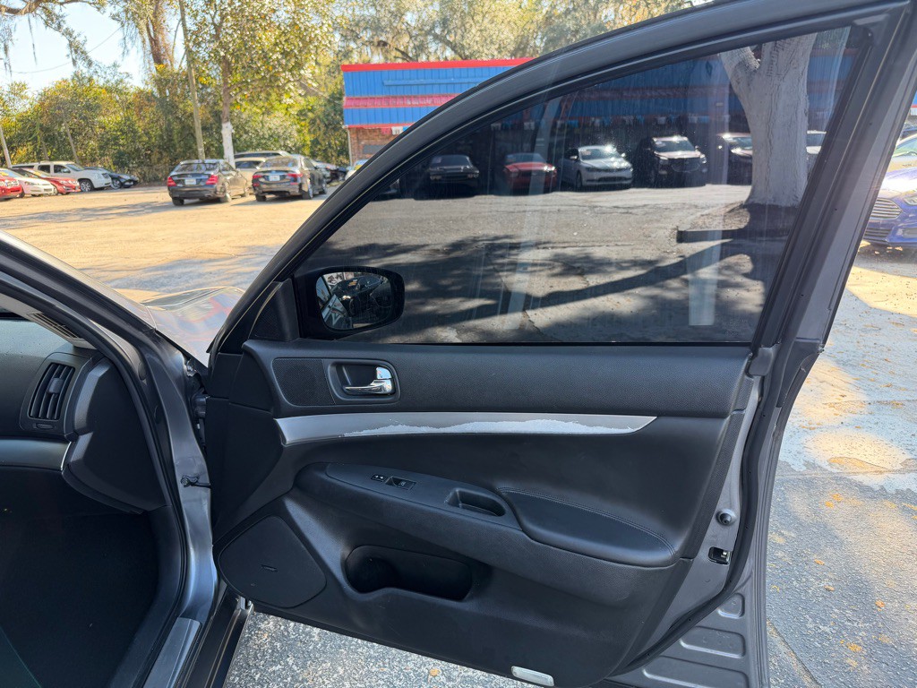 2015 INFINITI Q40 Image 27