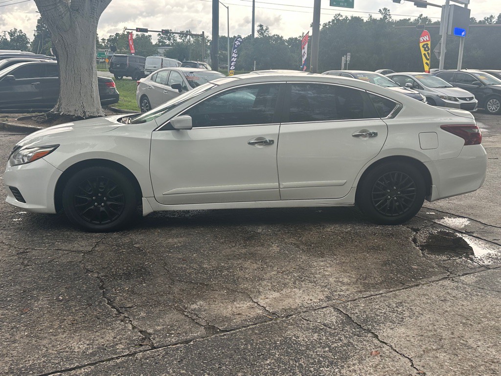 2018 Nissan Altima Image 4