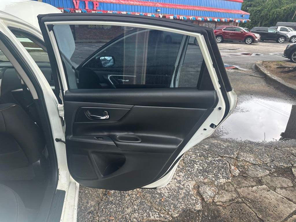 2018 Nissan Altima Image 17