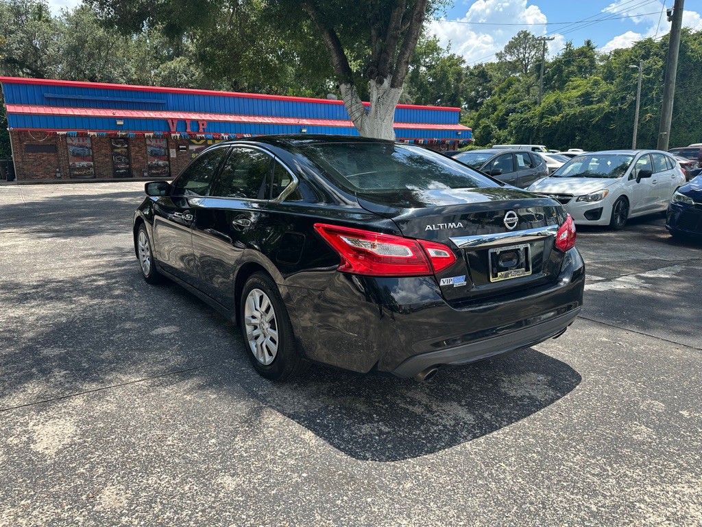 2017 Nissan Altima Image 3