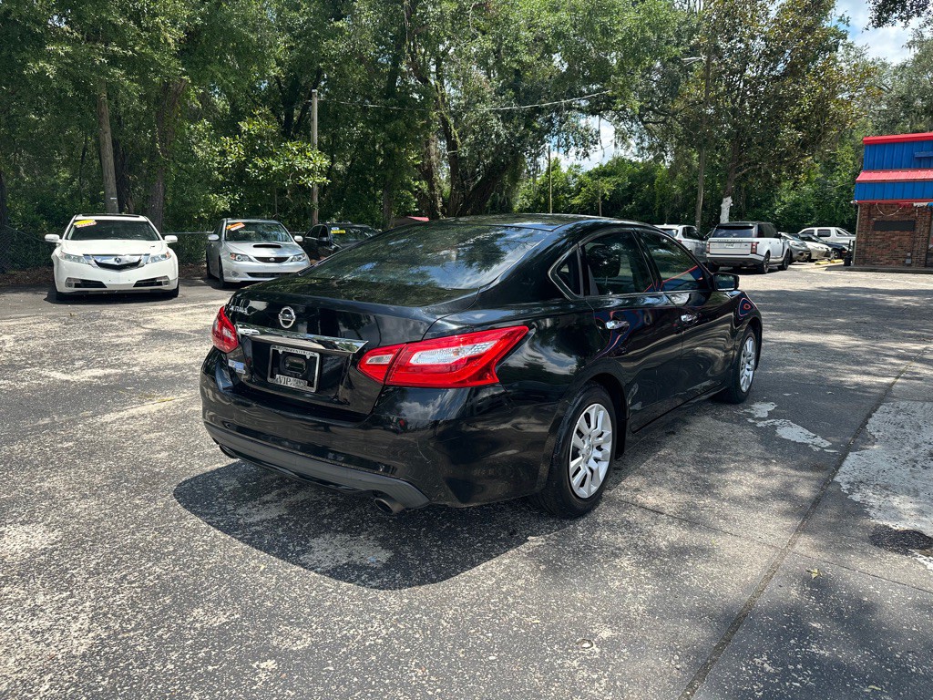 2017 Nissan Altima Image 5