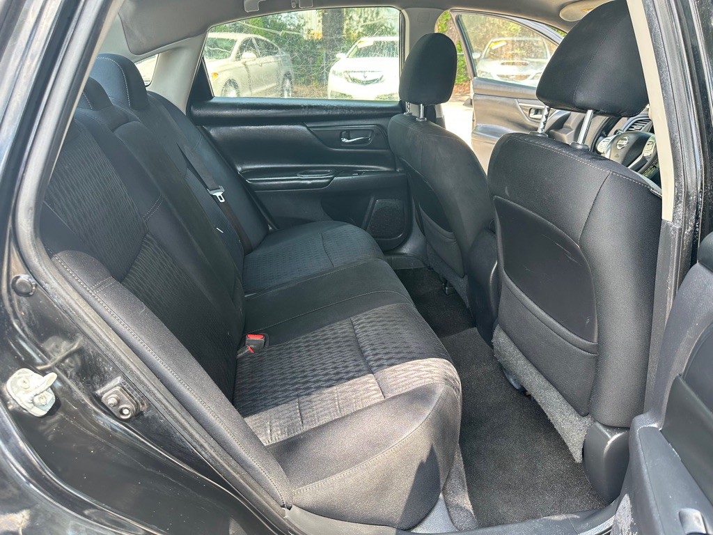 2017 Nissan Altima Image 10