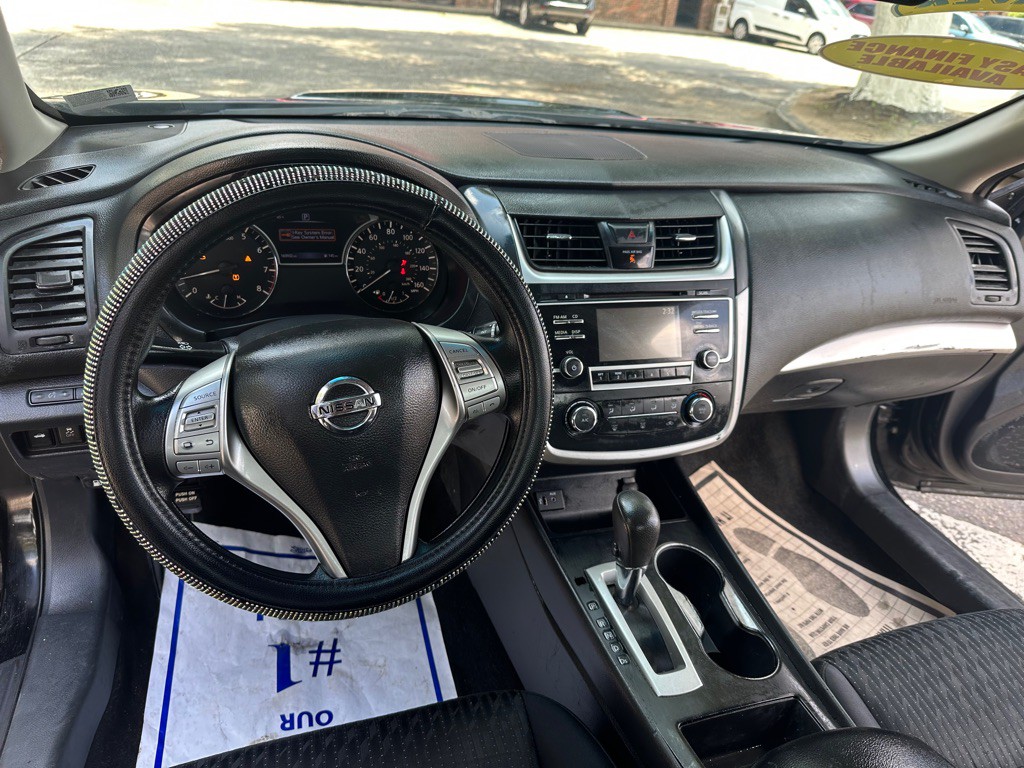 2017 Nissan Altima Image 14
