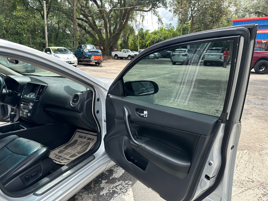 2013 Nissan Maxima Image 16
