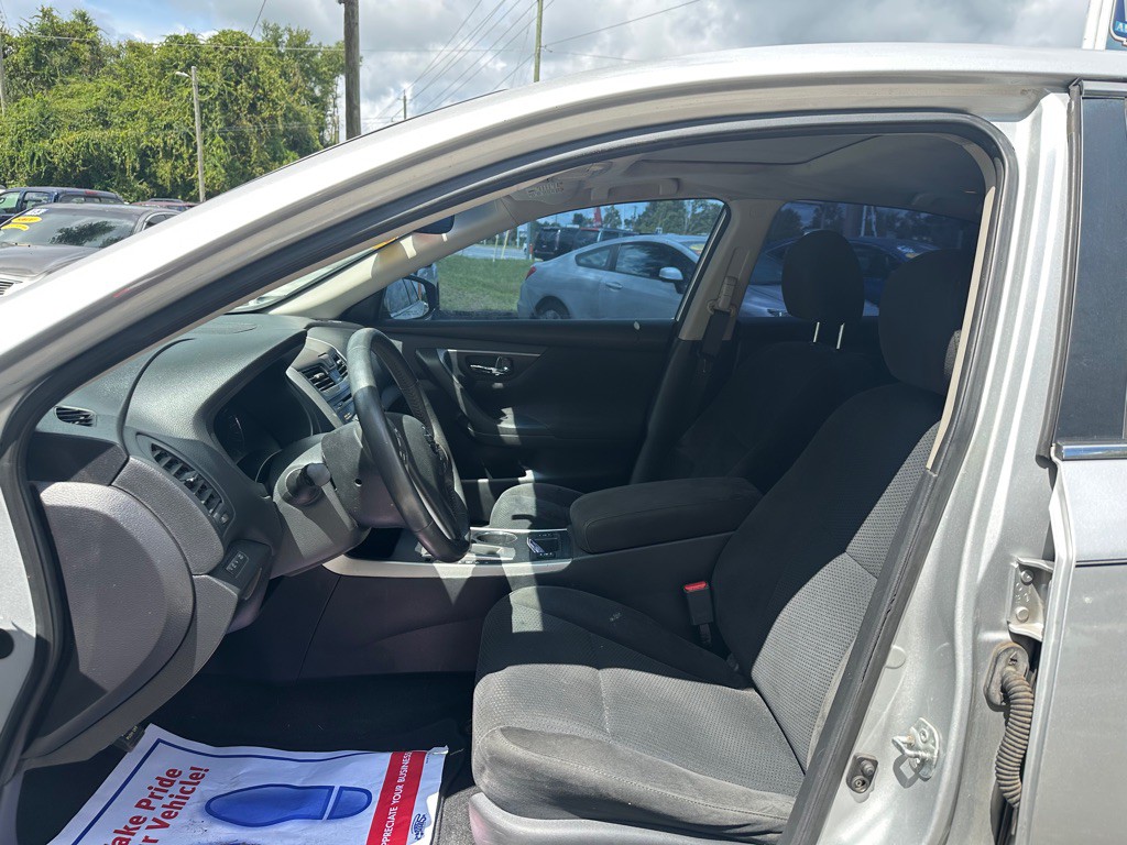 2015 Nissan Altima Image 11