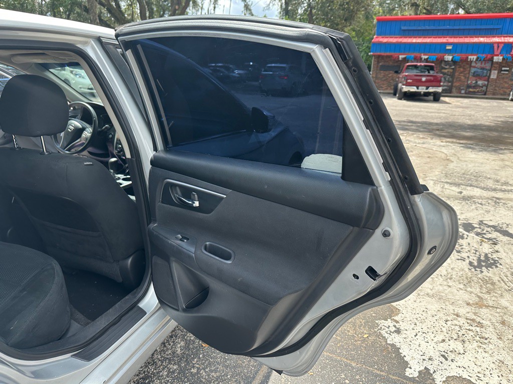 2015 Nissan Altima Image 14