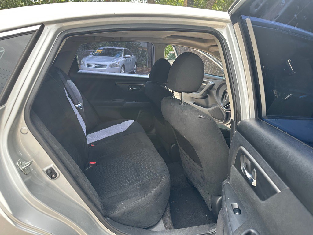 2015 Nissan Altima Image 15