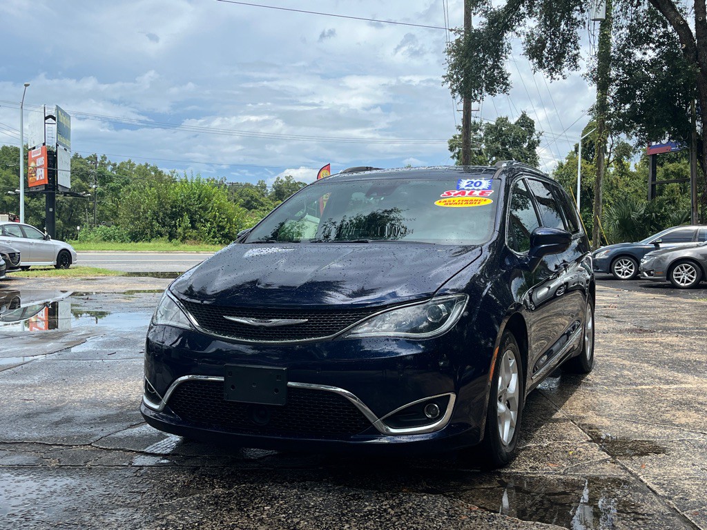 2020 Chrysler Pacifica Image 2