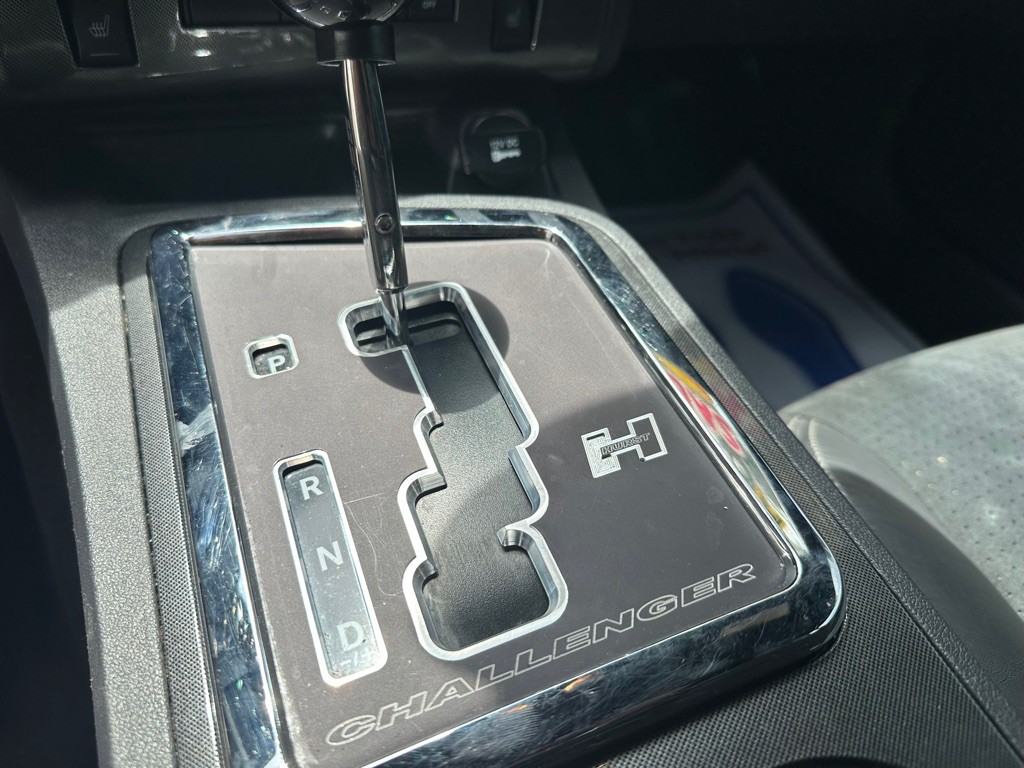 2009 Dodge Challenger Image 21