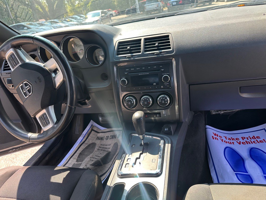 2014 Dodge Challenger Image 16