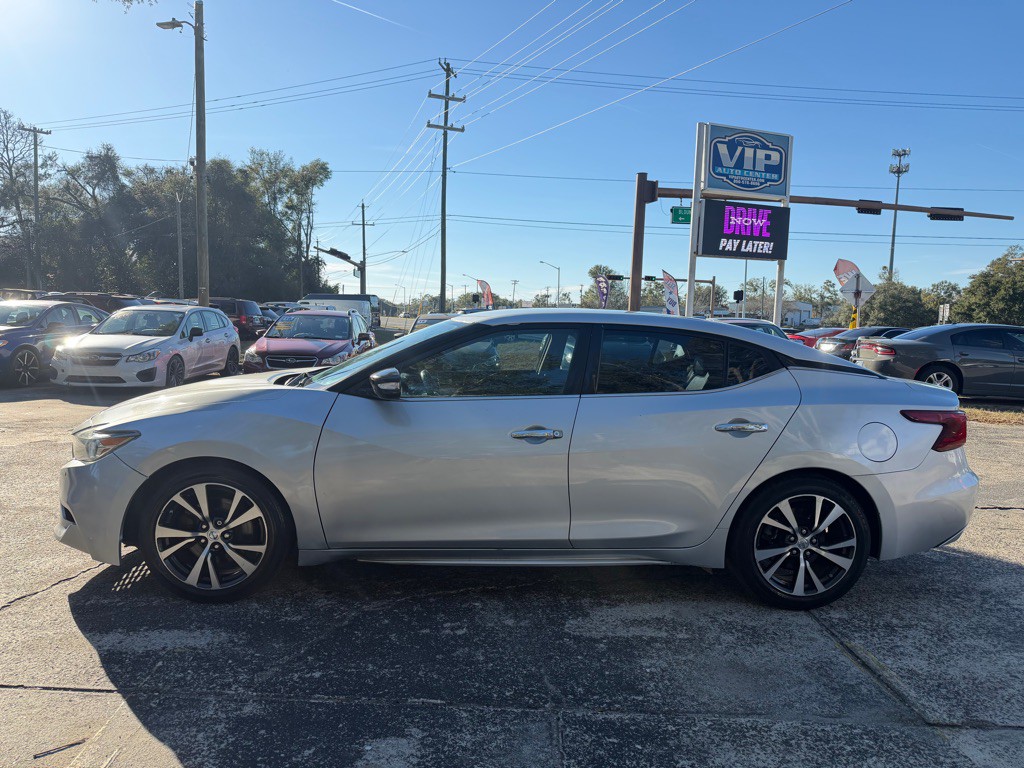2017 Nissan Maxima Image 2