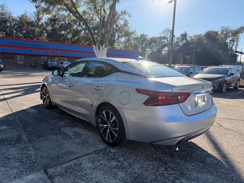 2017 Nissan Maxima Image 3
